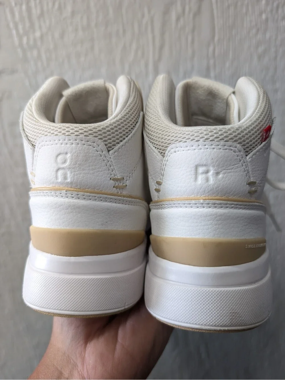 On Cloud The Roger Clubhouse Mid Tennis White Sand Sneakers Shoes Women's 8.5